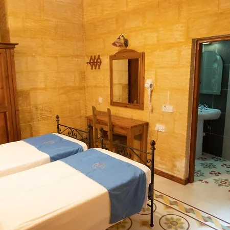 Prickly Pear Holiday No. 3 San Lawrenz